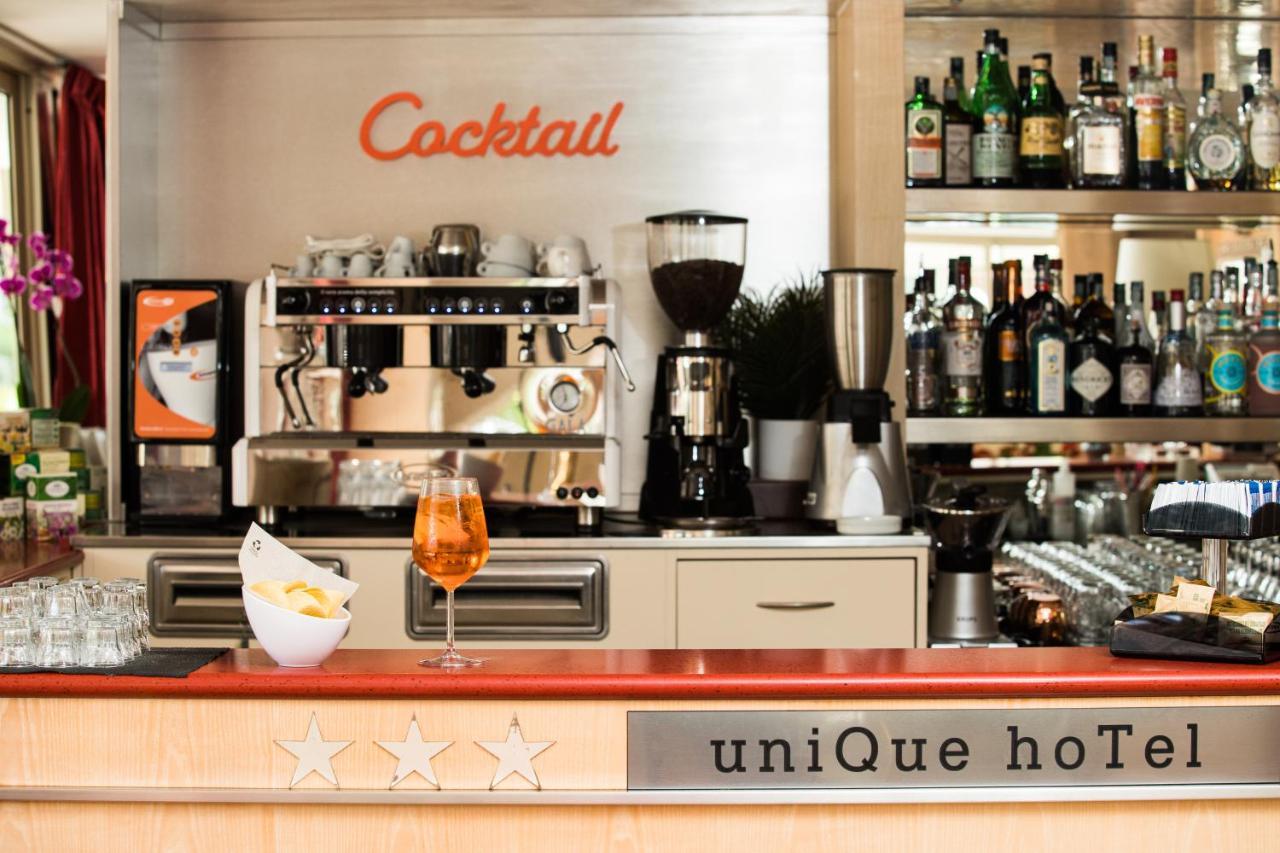 Unique Hotel チェゼナーティコ エクステリア 写真