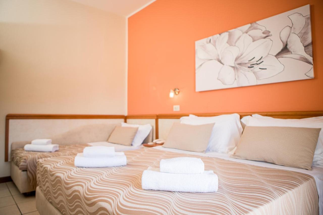 Unique Hotel チェゼナーティコ エクステリア 写真
